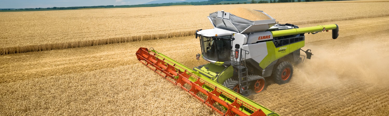 Démonstration de moissonneuses batteuses CLAAS et outils du sol